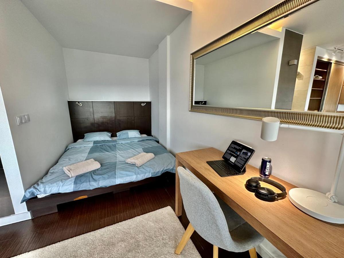Top Metro X2 Fast Wifi 400 Mbs 70'Tv Netflix Hbo Max Appletv+ Disney+ Warszawa Zewnętrze zdjęcie