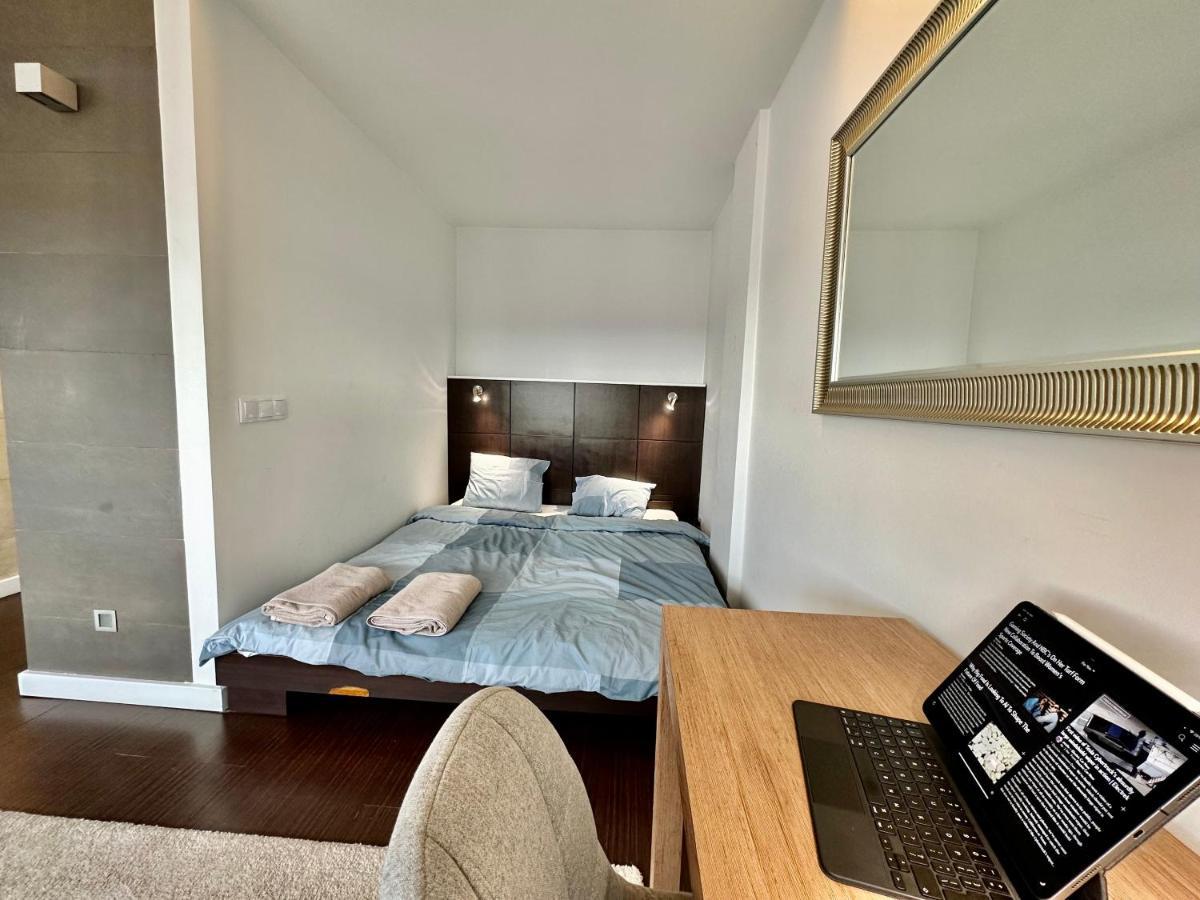 Top Metro X2 Fast Wifi 400 Mbs 70'Tv Netflix Hbo Max Appletv+ Disney+ Warszawa Zewnętrze zdjęcie